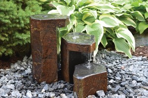 Ensemble de fontaine à eau moderne à 3 niveaux en colonnes de basalte - Fontaine de jardin en pierre naturelle avec déversoir pour décoration paysagère extérieure - Product Image 5
