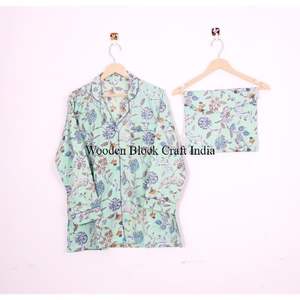 Conjunto de pijama de algodón ligero estampado a mano para mujer, tela suave y transpirable, ideal para relajarse, dormir y uso casual. - Product Image 3