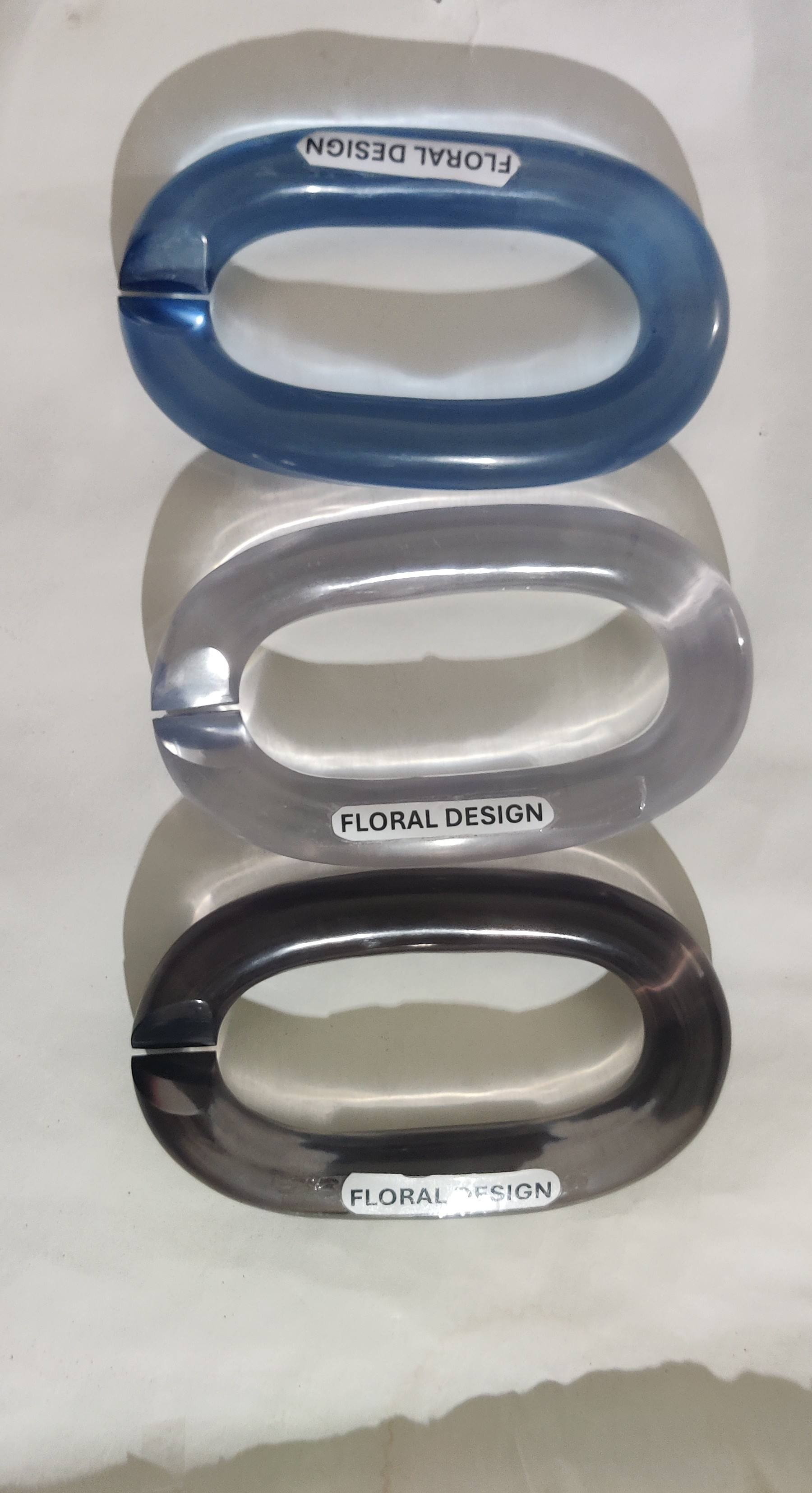 IDENTIQUE À L'IMAGE