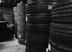 ยางรถบรรทุกคุณภาพสูง 195/55R16 สีดำ ยางใหม่และยางมือสอง ขายส่ง ยางเรเดียลสำหรับรถบรรทุกหนัก ดีไซน์ TBR ผลิตจากยางสำหรับรถยนต์ ออสเตรีย - Product Image 3