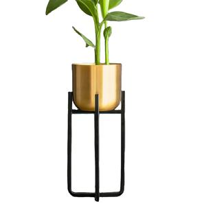 Pot de fleurs décoratif en cuivre avec support de sol en fer noir pour la décoration intérieure de luxe, hôtel et décoration commerciale - Product Image 1