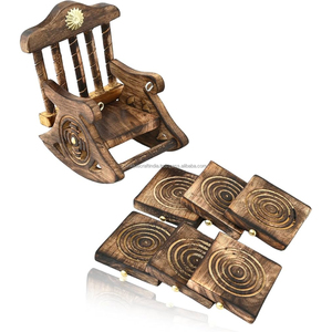 Ensemble de dessous-de-verre en bois d'acacia patchwork |   Design multicolore artisanal |   Sous-verres artistiques pour table - Product Image 3