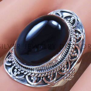 แหวนเงินแท้ 925 ดีไซน์คลาสสิก ประดับพลอยออนิกซ์สีดำ ทำด้วยมือ ราคาขายส่ง แหวนเงินและเครื่องประดับ - Product Image 2