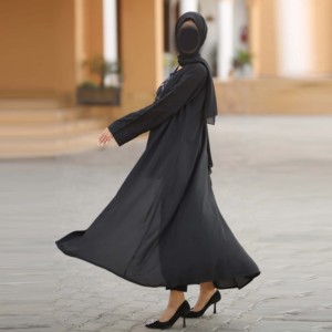 Abaya noire à manches longues brodée, col en V, longueur au sol, robe musulmane modeste pour la prière et le quotidien, vêtement en polyester pour femmes - Product Image 2