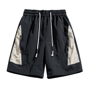 Nuevos shorts de hombre High Street con estilo, juveniles y a la moda, con cordón flotante, estampado de cinco puntos, esenciales, shorts americanos flocados. - Product Image 6