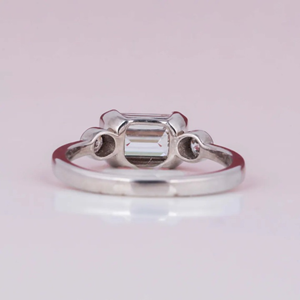Bague de fiançailles en diamant de laboratoire taille émeraude East West, plaqué or 14 carats, certifiée IGI, bague de mariage de luxe pour elle - Product Image 4