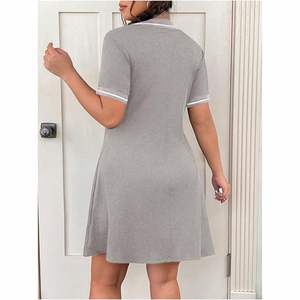 ชุดเดรสฟุตบอลหญิงแขนสั้นพิมพ์ลายแห้งเร็วระบายอากาศได้ดีสวมใส่สบาย - Product Image 4