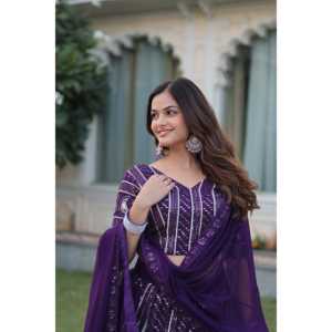 Púrpura Faux Blooming Con Lentejuelas Pesadas Zari Trabajo Bordado Lehenga Choli - Product Image 2