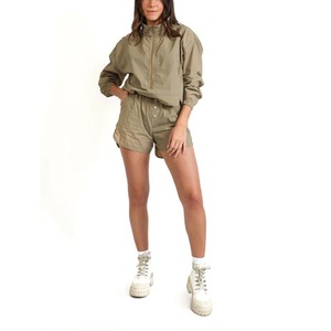 Conjunto de Pantalones Cortos y Chaqueta Cortavientos para Mujer, Estilo Urbano, Bloques de Color, Ligero - Product Image 4