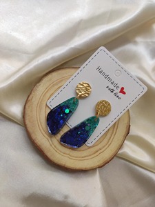 Pendientes de Resina de Superficie Plana, Pendientes de Resina de Estilo Moderno, Pendientes de Resina de Color Sólido, Artículo de Venta al por Mayor de Fábrica Personalizado, Utiliza Resina - Product Image 3