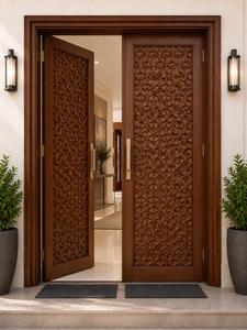 Porte d'entrée en bois naturel la plus vendue avec un design classique sculpté et une finition en bois naturel pour un projet résidentiel de luxe - Product Image 1