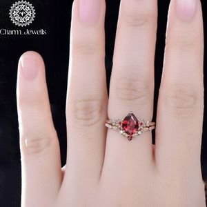 Bague de fiançailles classique en moissanite plaqué or rose argenté pour femme Charm_Jewells, taille coussin, sertissage à griffes vintage, pierre précieuse - Product Image 1