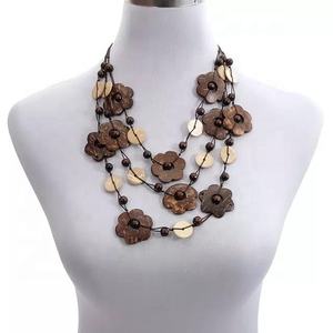 Trendy Resin <b>Beaded</b> <b>Necklace</b> Lightweight Artistic Design Vibrant Colors Perfect for Everyday Fashion and Special Occasions Wear - Product Image 3
