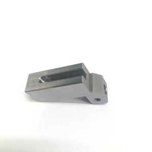 Pièces en acier inoxydable usinées CNC et usinées par électroérosion à fil, avec brochage, certifiées ISO9001, provenant du Vietnam - Product Image 1
