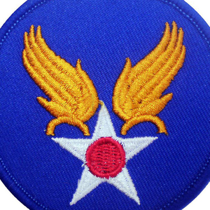 Badges et écussons brodés à la machine, tissu en toile personnalisé, haute qualité, fabrication OEM/ODM au Pakistan avec couleurs et logo personnalisés - Product Image 2