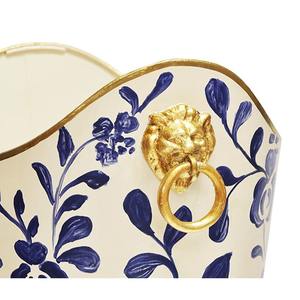 Elegante Bote de Basura de Metal Blanco con Diseño Azul, Ideal para Hoteles, Restaurantes, Cafeterías o Uso en Mesa, Hecho a Mano en India - Product Image 4