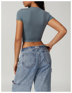 T-shirt court décontracté en coton pour femme, col rond, style streetwear, haute qualité, idéal pour l'été - Product Image 3