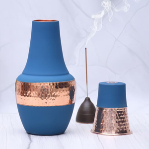 Pot en cuivre pur Venus avec verre intégré, bleu soyeux, 1400 ml, bouteille d'eau ayurvédique, design artisanal haut de gamme en cuivre - Product Image 6