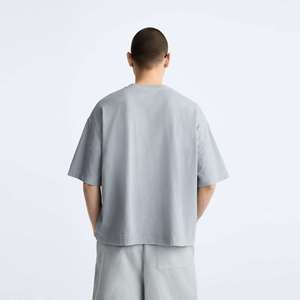 T-shirt gris à col rond pour homme, coupe ample, manches courtes, haut basique, logo personnalisé, OEM ODM, vêtements en gros - Product Image 3