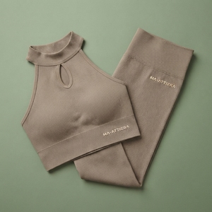 Ensemble de yoga deux pièces pour femme : soutien-gorge de sport côtelé beige à col halter et leggings taille haute – Idéal pour la gym, le fitness et l'entraînement - Product Image 6