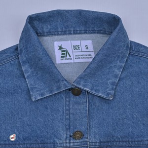 เสื้อแจ็คเก็ตยีนส์ครอปสำหรับผู้หญิง แบบสองด้าน สีพื้น เป็นมิตรกับสิ่งแวดล้อม ปกคอพับ แขนยาว ชายเสื้อแบบรุ่ย ทรงลำลองสำหรับฤดูใบไม้ร่วง - Product Image 5