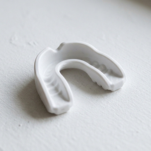 Protège-dents en EVA de qualité alimentaire, thermoformable et ajustable, pour l'entraînement de boxe - Product Image 4