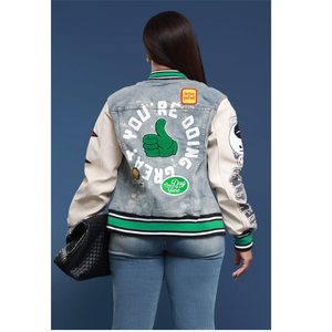 Veste varsity en denim avec patchs et manches contrastées, style streetwear, coupe classique, col rabattu, fermeture à bouton unique - Product Image 2