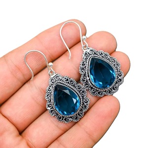 Boucles d'oreilles pendantes en topaze bleue, argent sterling 925, style antique, bijoux faits à la main - Product Image 1