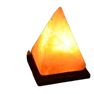 Lámparas de sal con tazón de hierro rosa del Himalaya con cable eléctrico con base de madera de estilo de flor tallada LED-Trozos de sal importados - Product Image 1