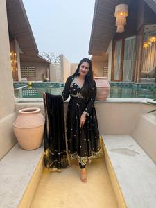 นำเสนอชุดอนารกาลีดีไซน์ใหม่ในสไตล์หรูหราทันสมัย - Product Image 5