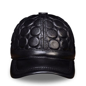Gorra de Béisbol Unisex de Cuero PU de 5 Paneles, Ajustada, Negra Sólida, Informal, para Adultos, Fabricada por Antique Fashion - Product Image 1
