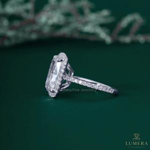 Anillo de Compromiso de Lujo con Diamante Cultivado en Laboratorio con Certificación IGI, Corte Cojín, Halo y Banda con Micro Pavé, Chapado en Oro de 9/10/14/18K para Mujer - Product Image 3
