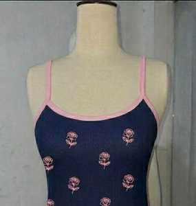 Top de Tirantes Finos de Spandex de Alta Calidad al por Mayor, Color Sólido, Transpirable, para Mujer, Verano - Product Image 3