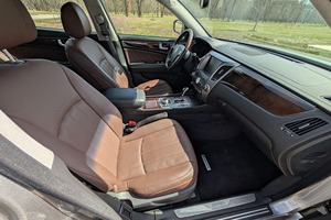Hyundai Equus Signature 2012 - Product Image 3