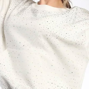 เสื้อสเวตเชิ้ตผู้หญิงประดับเพชรเทียมสุดอินเทรนด์ พร้อมดีเทลระยิบระยับ สวมใส่สบาย เหมาะสำหรับลุคสบายๆ - Product Image 6