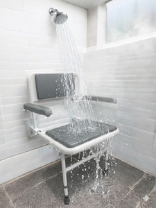 Siège de douche mural pliable réglable en hauteur avec dossier et accoudoirs rembourrés, robuste, capacité 190 kg, équipement de sécurité pour salle de bain - Product Image 6