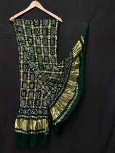 Dupatta de Seda Gaji Pura India con Estampado Bandhani - Product Image 5