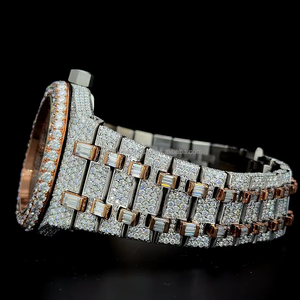 Montre automatique à cadran numéroté bicolore or rose, entièrement sertie de diamants moissanite VVS de 27,5 carats - Product Image 3