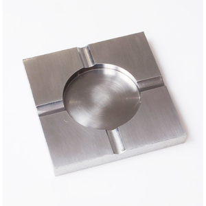 Cenicero de Metal de Diseño Antiguo, Forma Cuadrada, Color Plateado, Cenicero de Mesa para Cigarrillos y Cigarros, Directo del Fabricante en India - Product Image 1