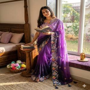 Sari en Georgette matelassé de créateur VASTRA COTTAGE avec broderie de sequins, sari léger pour soirée avec pièce de chemisier - Product Image 3