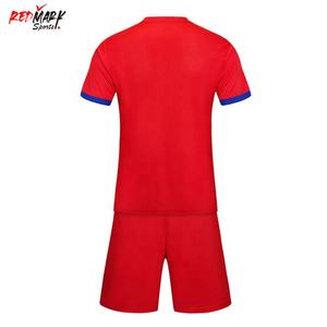 Uniforme de Fútbol Unisex Personalizado de la Mejor Calidad, Top Duradero de Spandex/Algodón con Cuello en V, Diseño de Impresión Digital, Estilo Único y Razonable - Product Image 2