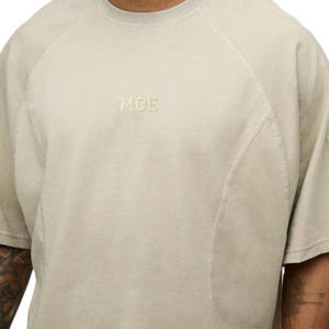 Camiseta de Algodón para Hombre con Costura Raglán, Corte Relajado, Bordado Minimalista, Manga Corta, Estilo Urbano, Marca Privada OEM - Product Image 3