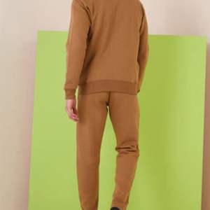 Conjunto de Sudadera con Capucha y Pantalones Deportivos Personalizados 100% Poliéster Algodón con Logotipo, Ropa Deportiva Informal para Hombre, Fabricante OEM ODM - Product Image 5