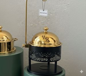 Chauffe-plat rond noir et laiton doré avec support de couvercle suspendu, pot isotherme pour chauffe-plat, fournitures hôtelières commerciales en gros - Product Image 1