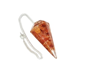 Péndulo de Radiestesia Triangular de Cornalina Roja Orgone Pulida e Impermeable a Precio de Amayra Crystal Export - Product Image 1