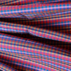 Tissu en coton Khadi tissé à la main, poids moyen 240 GSM, motif à carreaux rouge fait main, respirant, écologique, séchage rapide, pour garçons - Product Image 1