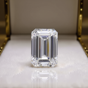 Diamant émeraude certifié IGI de 8,02 carats, diamant cultivé en laboratoire, diamants non montés avec une clarté VVS1 - Product Image 3