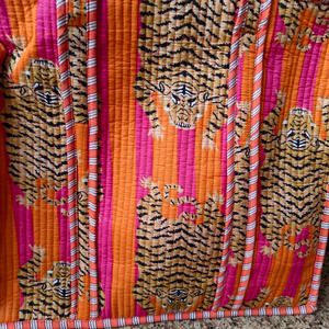 กระเป๋าโท้ทผ้าฝ้ายคุณภาพสูงเย็บมือ ลายพิมพ์เสือสีสันสดใส ดีไซน์ลายทางสีส้มเก๋ไก๋สำหรับผู้หญิง - Product Image 5