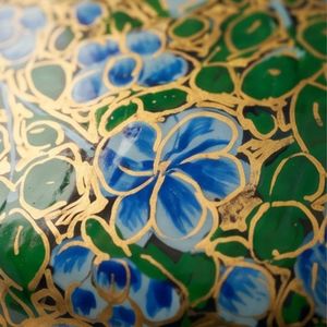NIRMETRA CONSULTING LLP Boîte à bijoux élégante, circulaire, cylindrique, à motifs floraux, vert, bleu, avec couvercles dorés, pour rangement, 3,3x2,3x2,4 po - Product Image 5