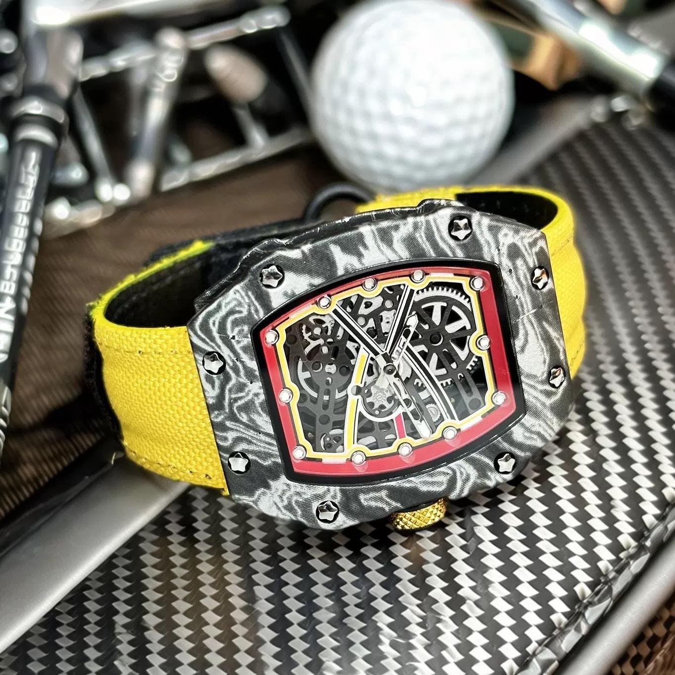 สีเหลืองสดใส